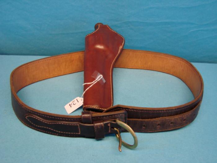 Very nice Bianchi no.111 cyclone left-handed leather holster; Comes with a Don Hume wide leather belt (Measures 46" long). Lot is in great condition, leather has typical light wear
