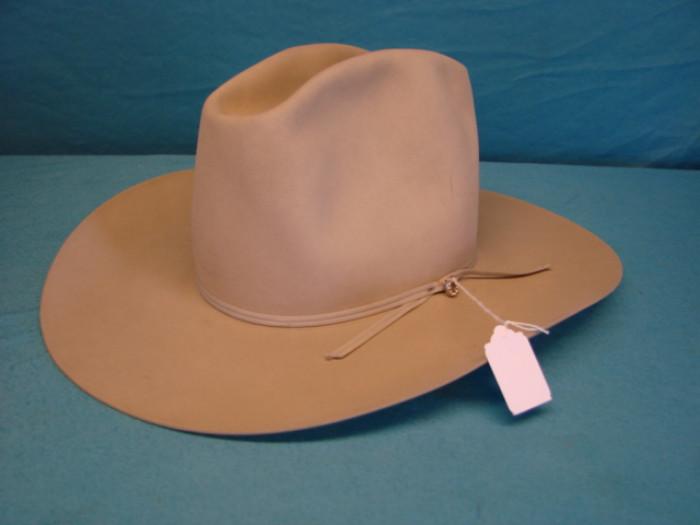 Resistol Diamond Horseshoe western hat, size 7 3/8; Purchased at Sam's Town, western emporium. Made in Texas, USA. Hat is in MINT condition.