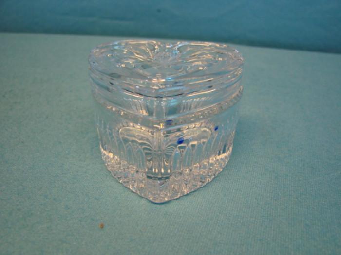 Pressed glass trinket box. Visit www.AuctionNV.com