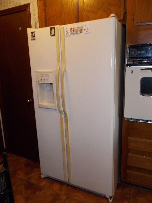 General Electric Side by Side Refrigerator
