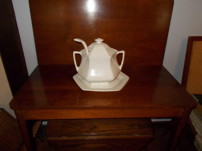 White Soup Tureen/Ladle on Under plate - vey nice!