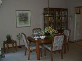 Broyhill oak dinnng set