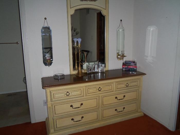 Dresser That Matches King Size Bed With 2 Nightstands