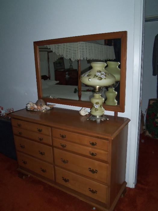 Maple Dresser/Mirror That Matches Canopy Bed.