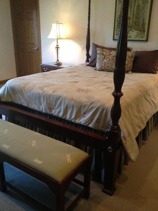 Davis queen-sized 4-poster bed