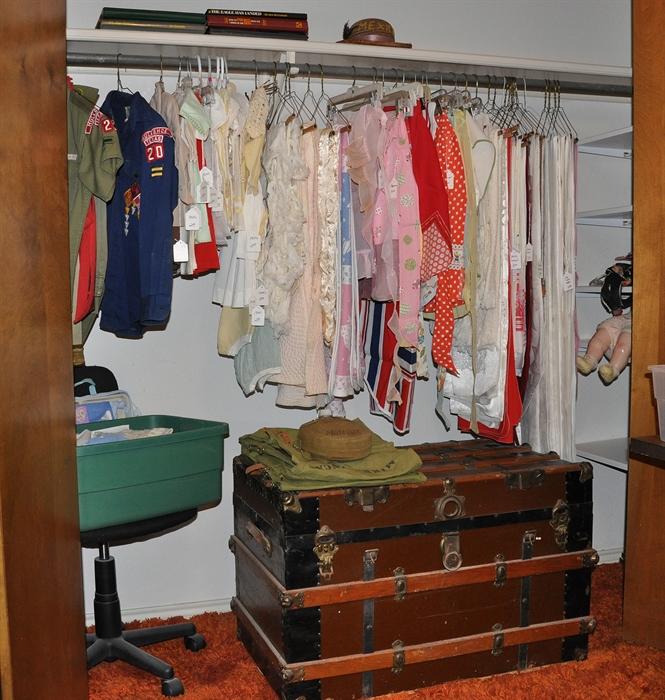Vintage Baby Clothes, Aprons, Table Linens And A Large Old Wooden Trunk With Excellent Interior