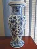 Beautiful large Delft vase
