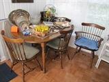 Hitchcock Nichols & Stone table and 5 chairs