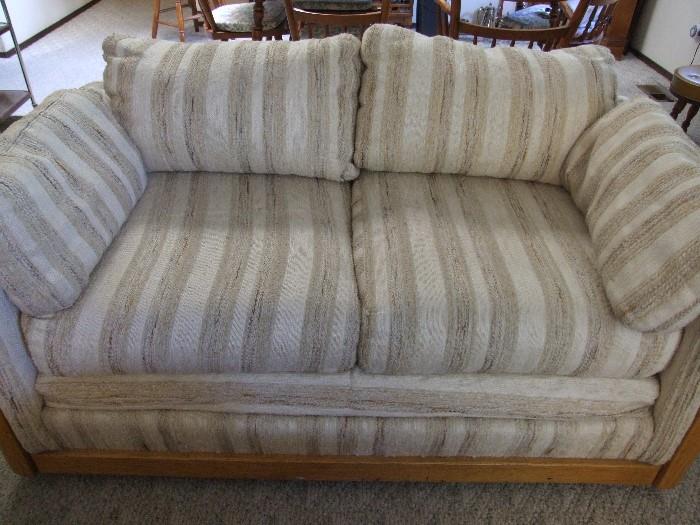 FRONT VIEW OF SOFA LOVE SEAT