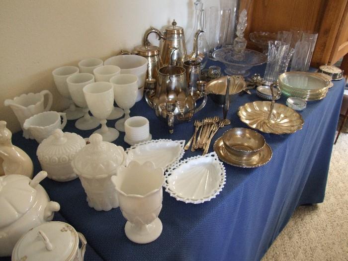 BEAUTIFUL SELECTION OF ONE OF A KIND VINTAGE MILK GLASS ITEMS.