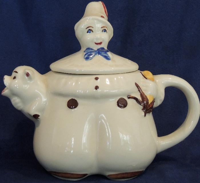 Shawnee Pottery character teapot-"Tom Tom the Piper's Son". Wonder what the sentence was for his porcine theft? This collectible teapot is in excellent condition.
