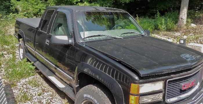 GMC 1997 pick up truck, this is being sold as is, for parts only, and is not in driveable condition.