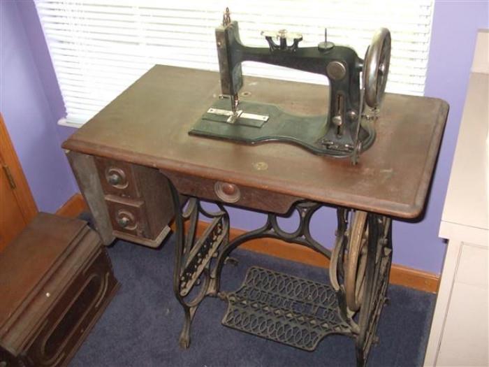 Eldredge sewing machine