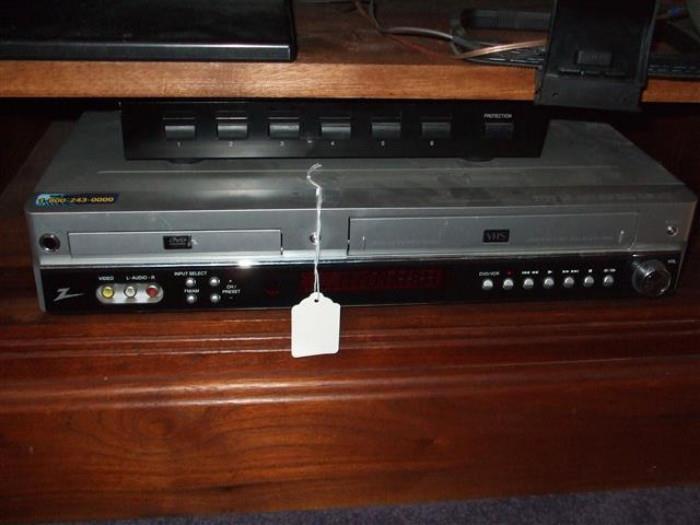 VHS / DVD player