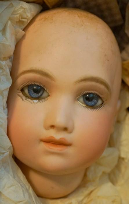 Antique porcelain doll head A. Thuillier, A10T size