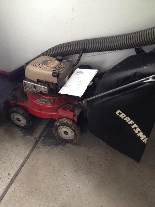 Craftsman lawn vacuum and chipper 