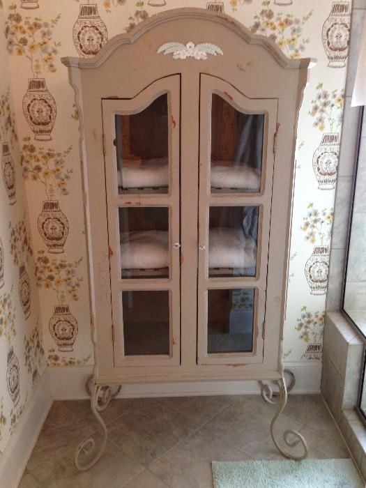 Pretty wood cabinet