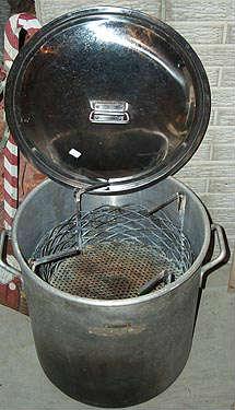 Large stainless steel cooking pot (Hobo dinners/Clambakes)
