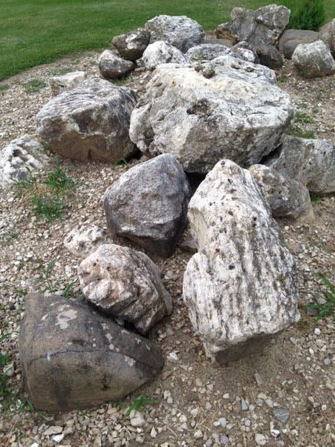 Rocks/Boulders