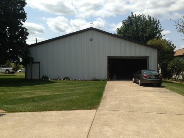 ~Barn~ For Sale by Owner. 4,000 Sq. Ft. Home, 5,000 Sq. Ft. Barn.