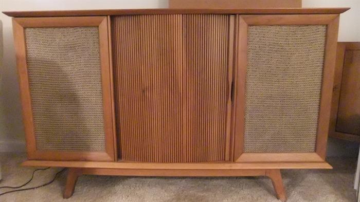 Mid Century Stereo LP Table Console