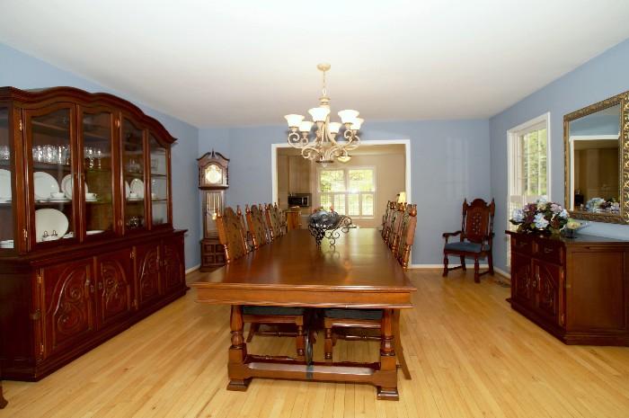 Fabulous Narra Wood Custom-made Dining Room Set from the Philippines - Table and 8 Chairs, China Cabinet, Étagère & Buffet
