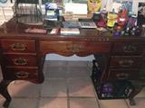 VINTAGE MAHOGANY DESK