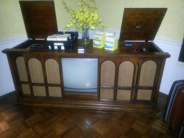 1970's Magnavox entertainment center. AM/FM, 8 Track,turn table, television. All working.
