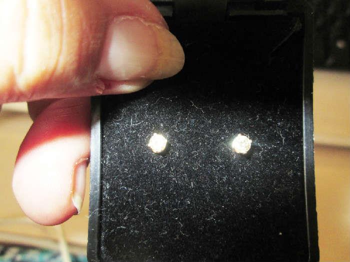 diamond earrings 1/4 ct. total weight 14K yellow gold