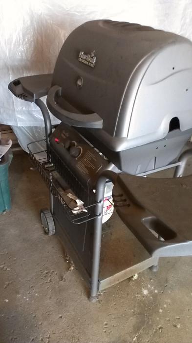 CharBroil gas BBQ grill, works like a charm!