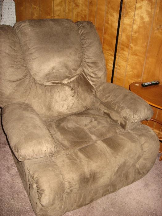 Stratolounger Electric Plush recliner