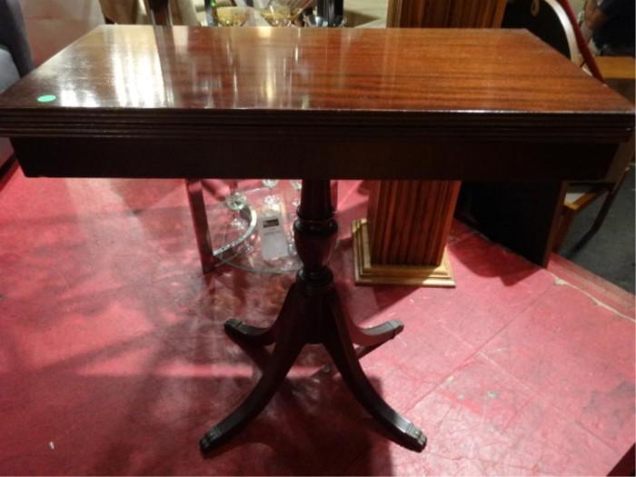 FEDERAL STYLE MAHOGANY GAME TABLE WITH HINGE TOP, REEDED LEGS, BRASS PAW FEET