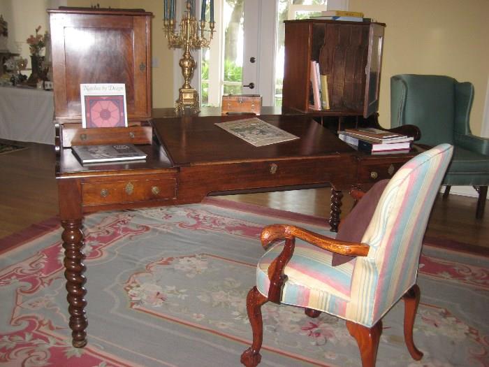 Early Plantation Desk