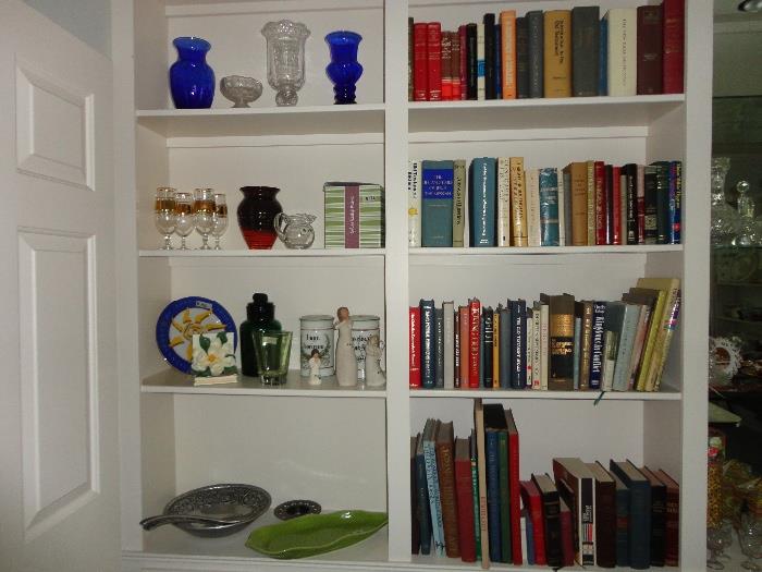 Books, vases, glassware...