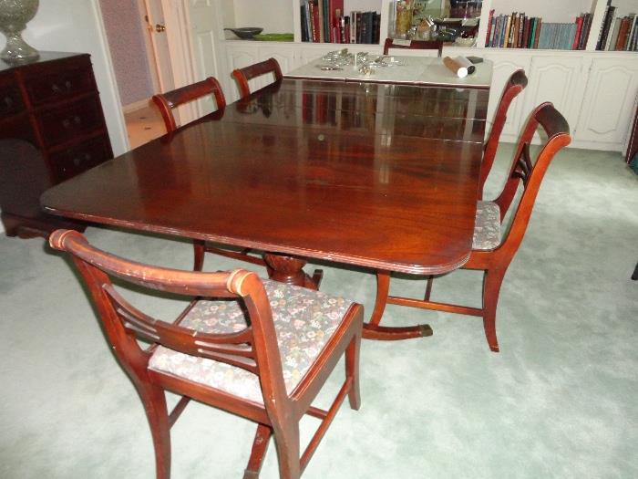 Duncan Phyfe table, & 6 chairs