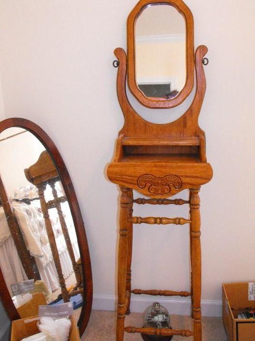 shaving mirror on stand