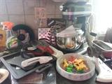 Kitchen Aid Stand Mixer, lots of kitchen cookware & gadgets!