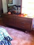 Mid-Century Modern - Broyhill Sculptra Dresser with Mirror - Mint Condition