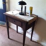 Vintage Singer Sewing Machine & Table