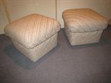 C-15+16 It.Imp "PR CONDOR OTTOMANS" sand/beige diag.text. stripe (22x22x17h)