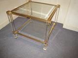 T-36 It.Imp. "ANTHIOS SQ 2-TIER ACCENT TABLE"-bev.glass/lucite/pol.brass (22x22x20h)