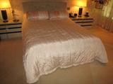 A-206+206b- CUSTOM "REVERSIBLE" Q/KG BEDSPREAD W/ 2-KG BEDPILLOWS (28X24H) BLUSH SATIN)