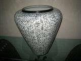 A-67 LG CLASSIC VASE PLANTER - blk/wh porcelain (15"dia x 19"h)