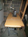 SINGER 281/3 TABLE POWER SEWINGMACHINE + Attachments (49x21x29"h)