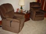 Pair Franklin Lift Chairs, Like New!