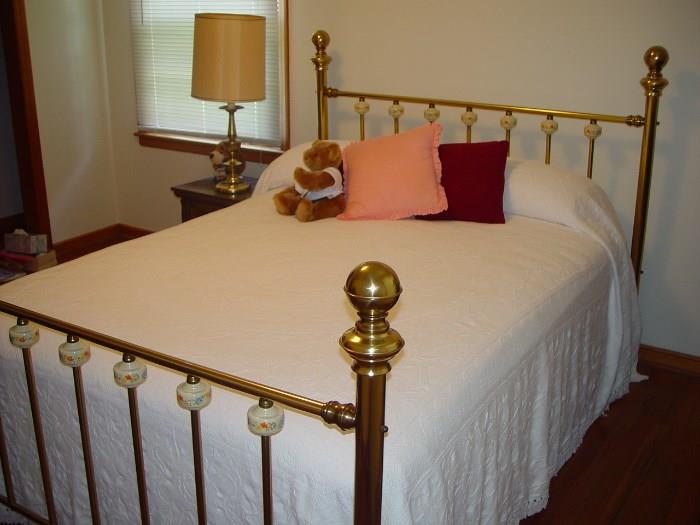 Queen Bed, like new!