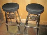 2 BAR STOOLS