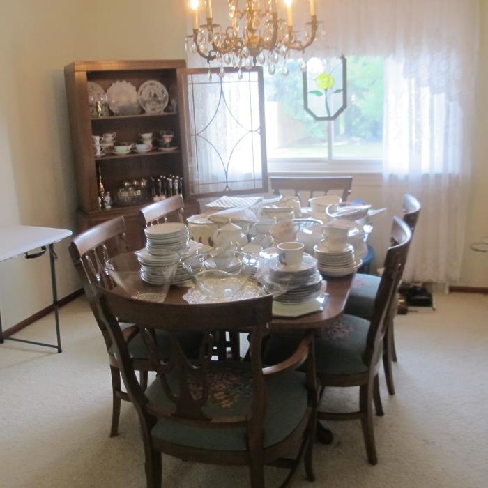 MID CENTURY DINING ROOM SET, 4 SETS OF NICE CHINA INCLUDING 2 SETS OF LENOX, AND METLOCK