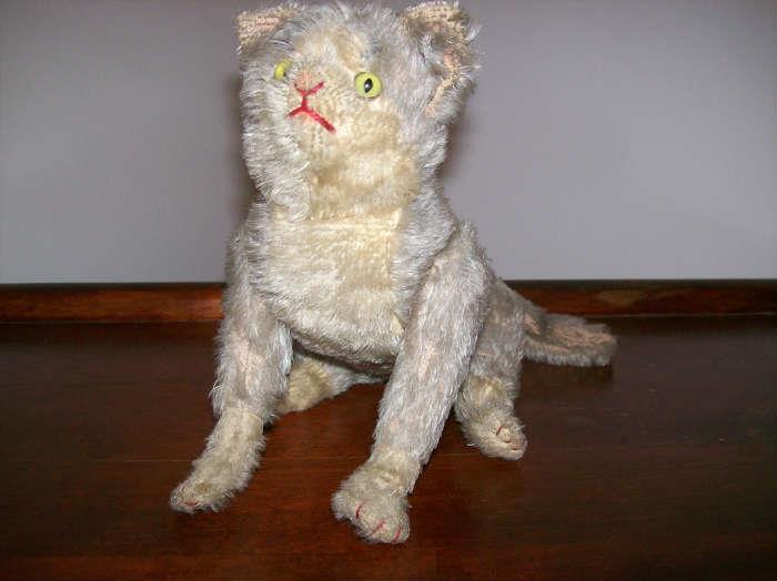 ANTIQUE "RARE" STEIFF W/BUTTON IN EAR JOINTED CAT........