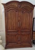 Beautiful Armoire w Plenty of Storage 